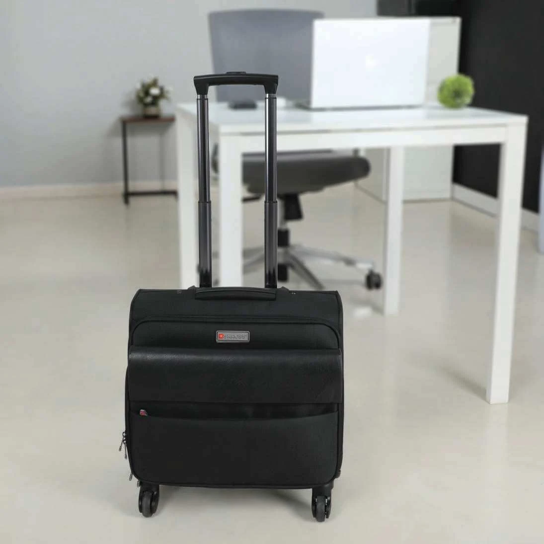 SKROSS Business with 15.6-inch Laptop Compartment, business trolley standing in an office